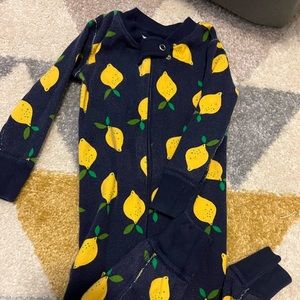 Hanna Andersson pajamas 12-18 month, good condition.